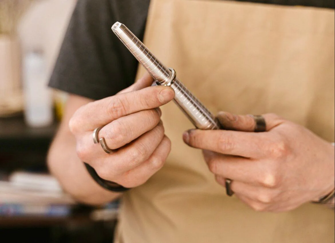 Misurazione di un anello con calibro